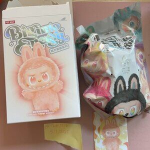 Pop Mart x The Monsters Labubu Big Into Energy - Happiness